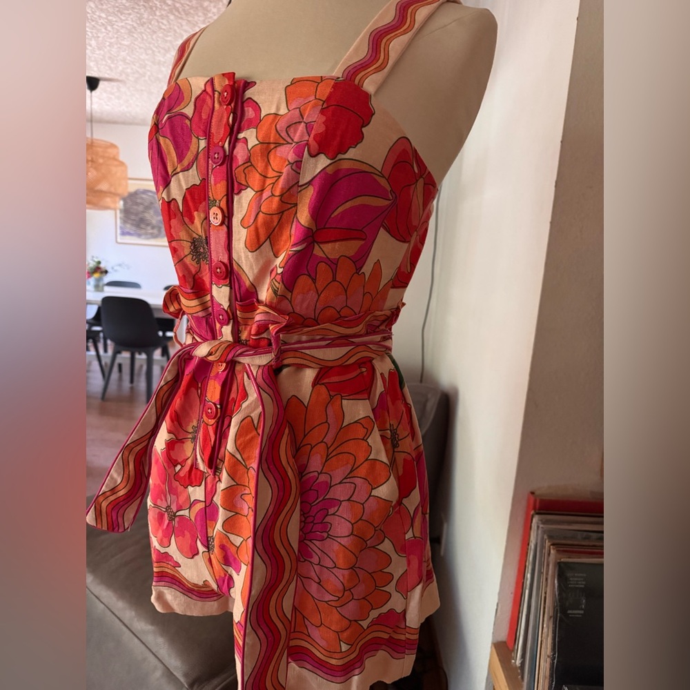 Vibrant floral House of Harlow 1960 shorts romper NWT - Picture 2 of 10